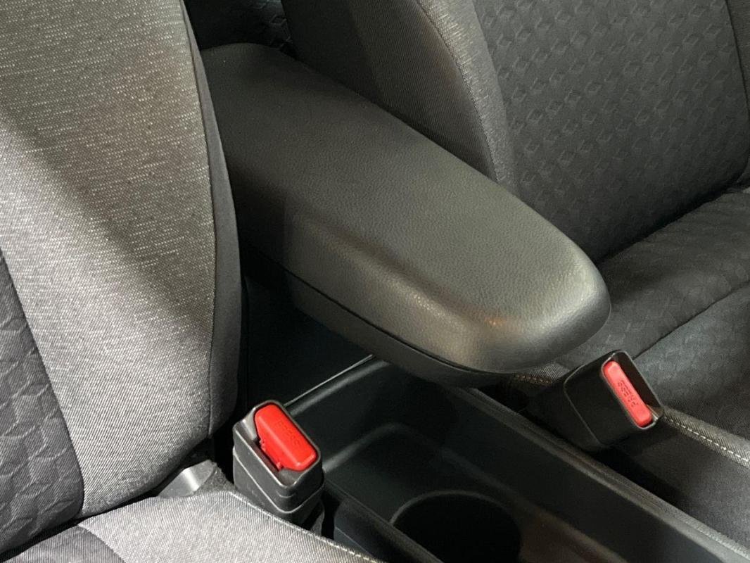 Toyota Yaris - Photo 12
