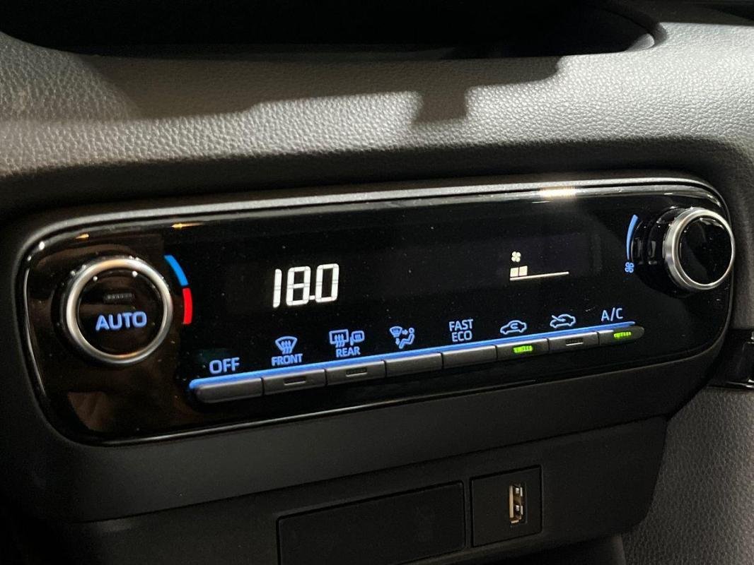 Toyota Yaris - Photo 19