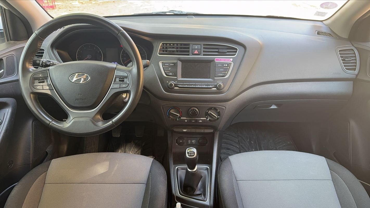 Hyundai i20 - Photo 11