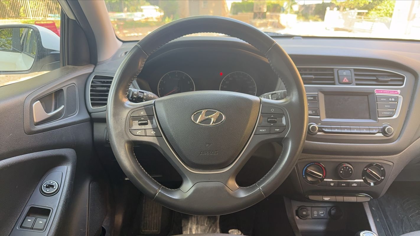 Hyundai i20 - Photo 23