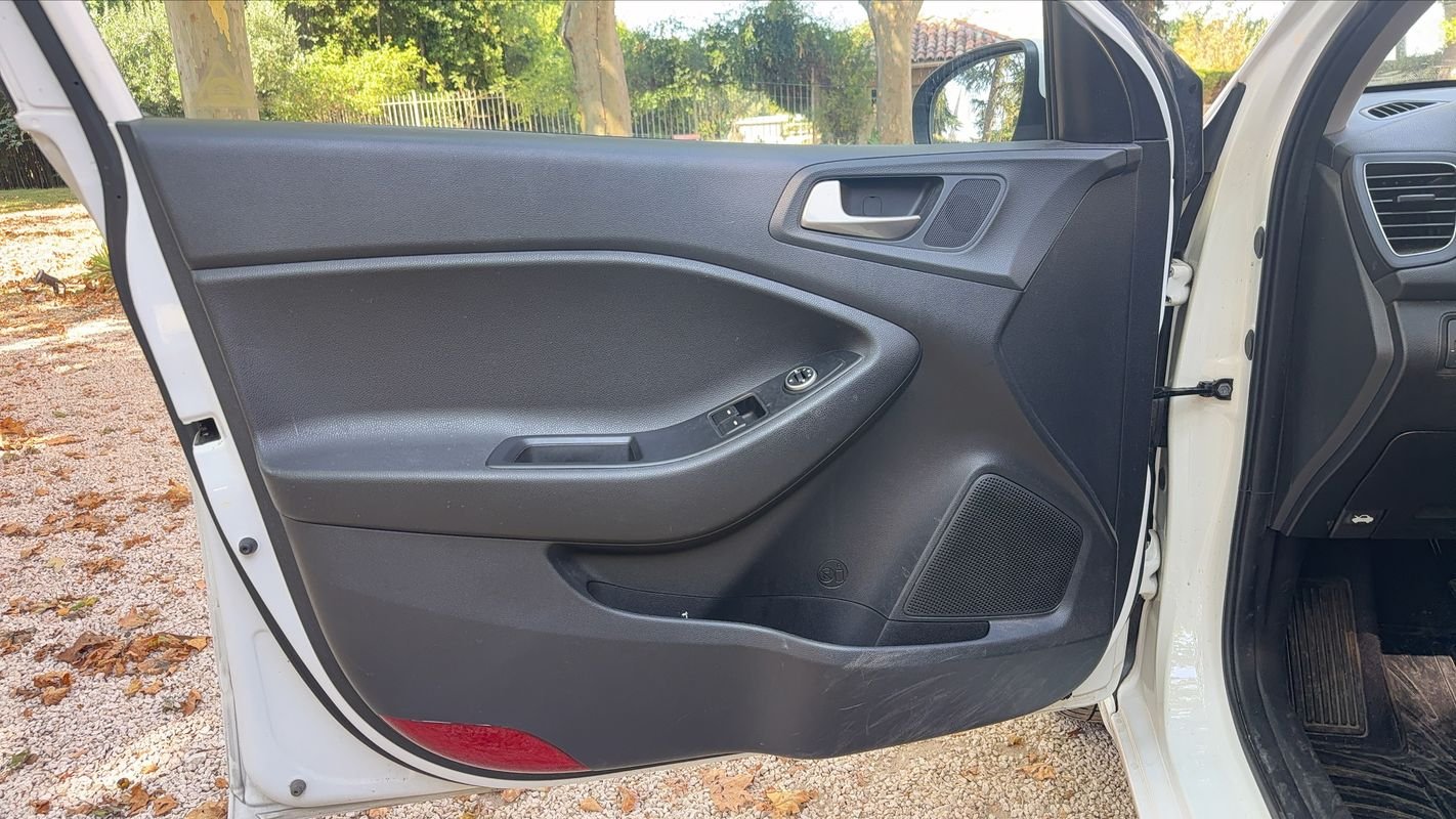 Hyundai i20 - Photo 7