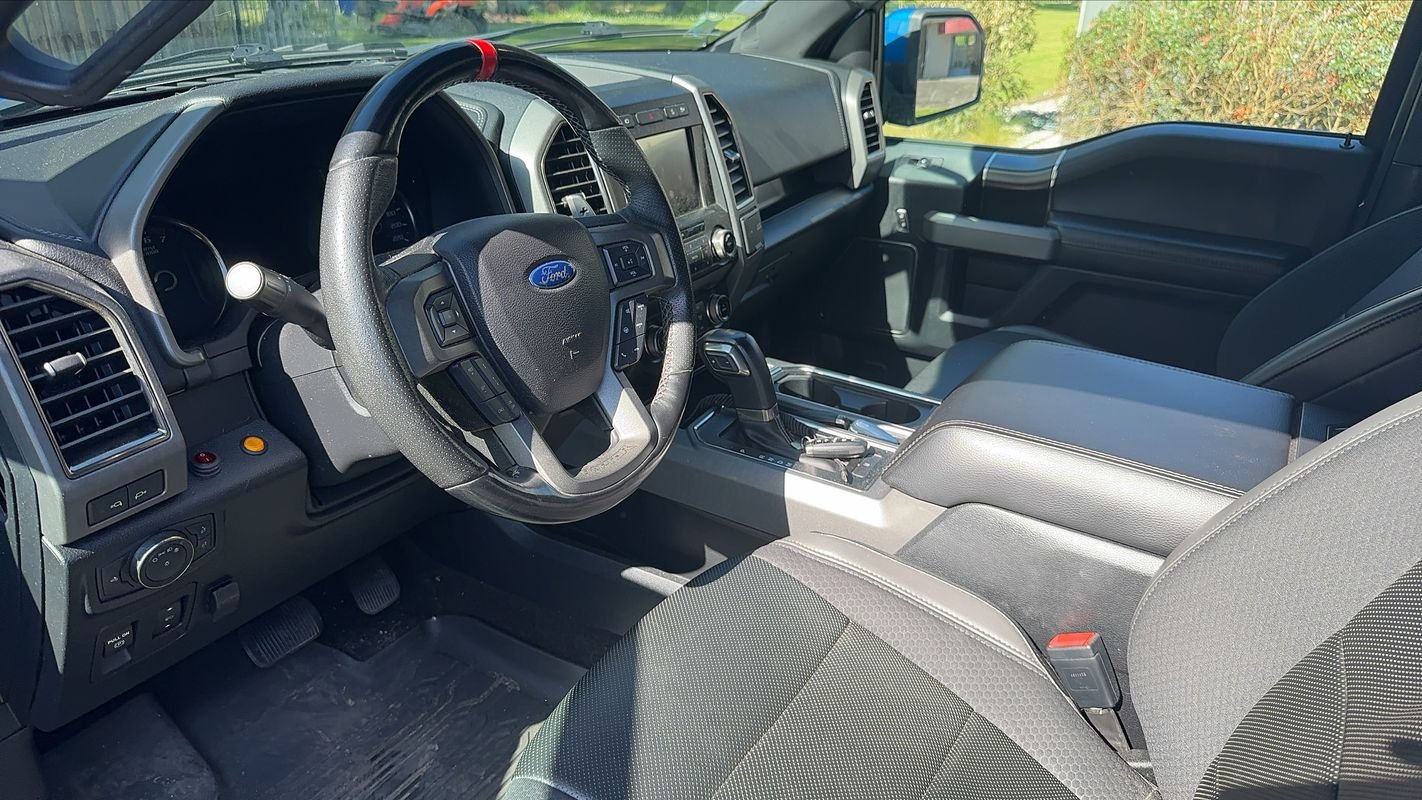 Ford Raptor - Photo 8