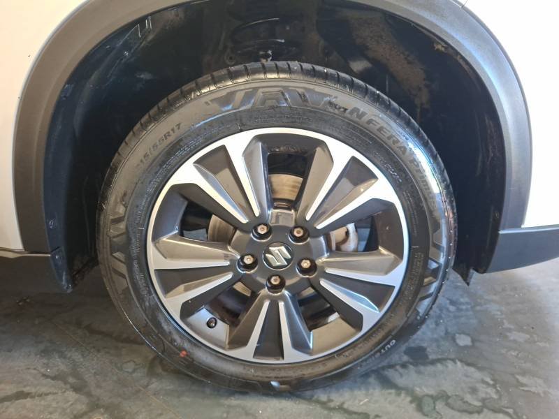 Suzuki Vitara - Photo 12