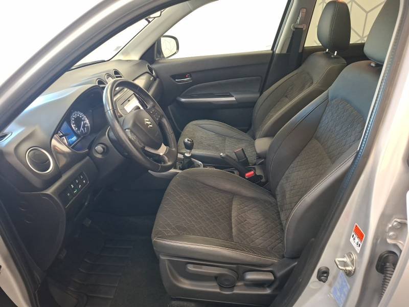 Suzuki Vitara - Photo 13