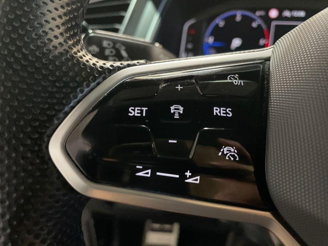 Volkswagen Tiguan - Photo 21