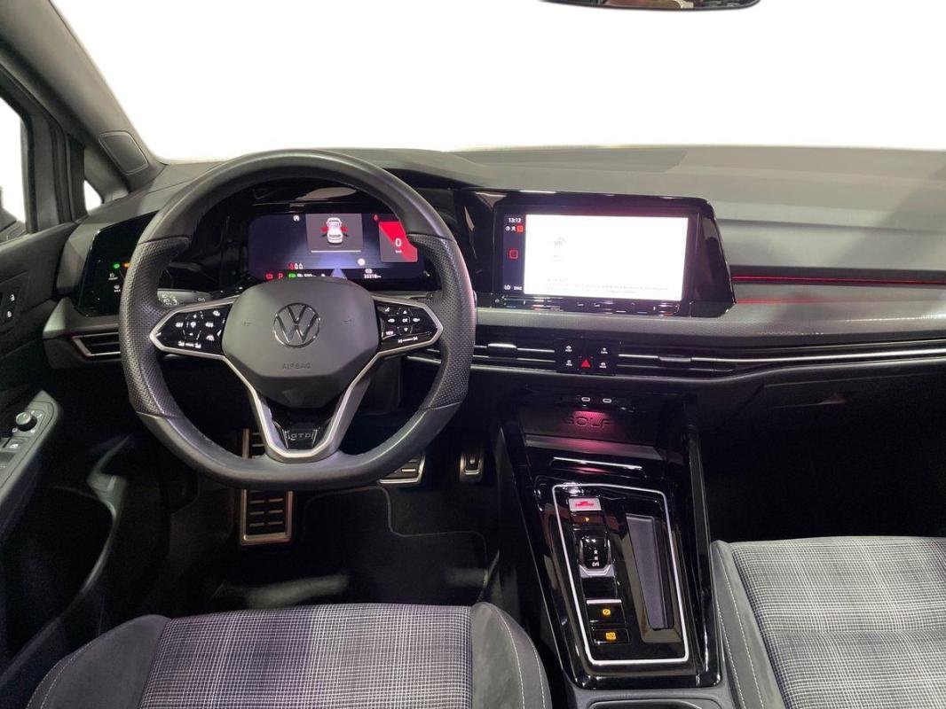 Volkswagen Golf - Photo 24