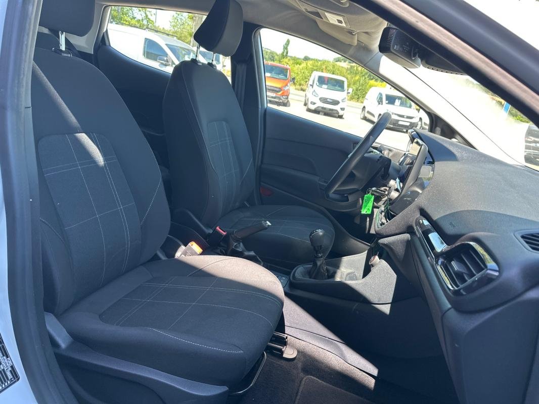 Ford Fiesta - Photo 11
