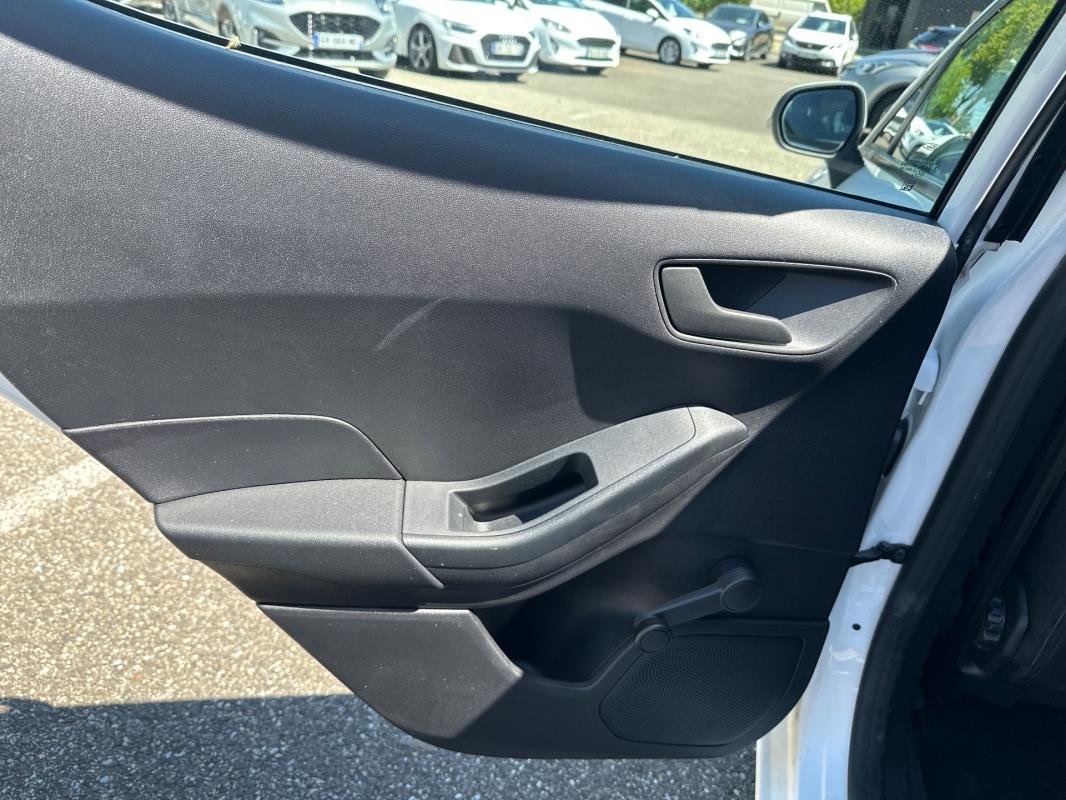 Ford Fiesta - Photo 15