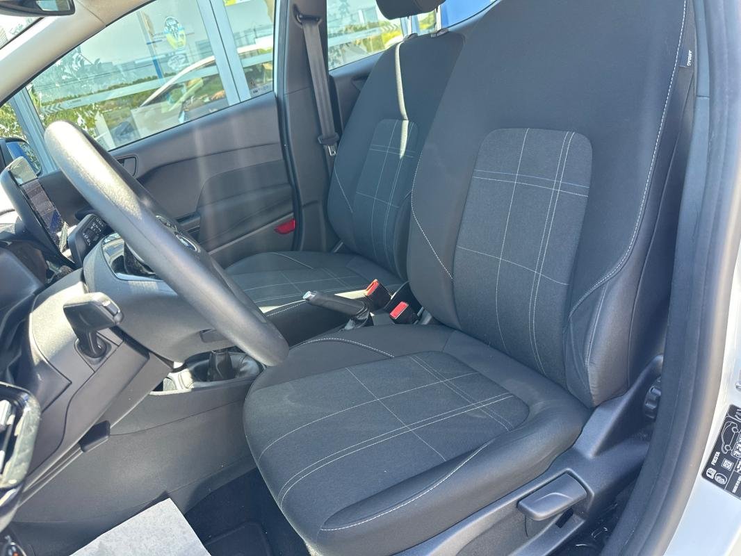 Ford Fiesta - Photo 16