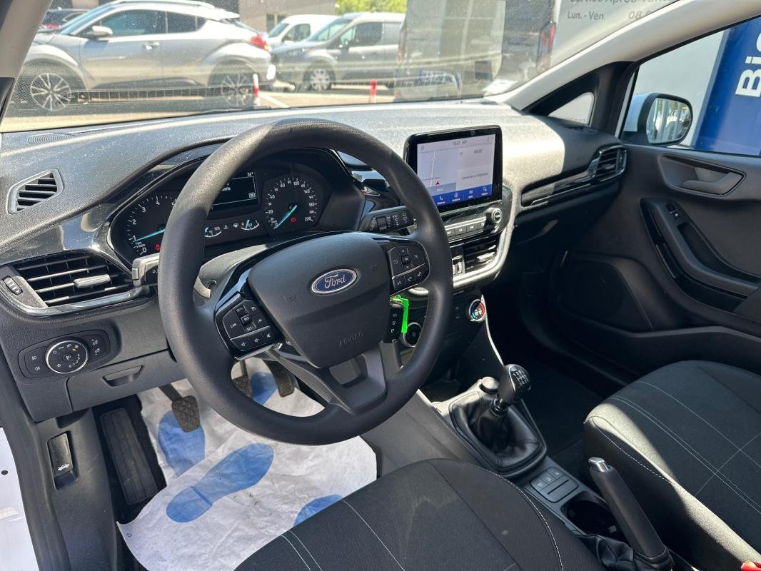 Ford Fiesta - Photo 17