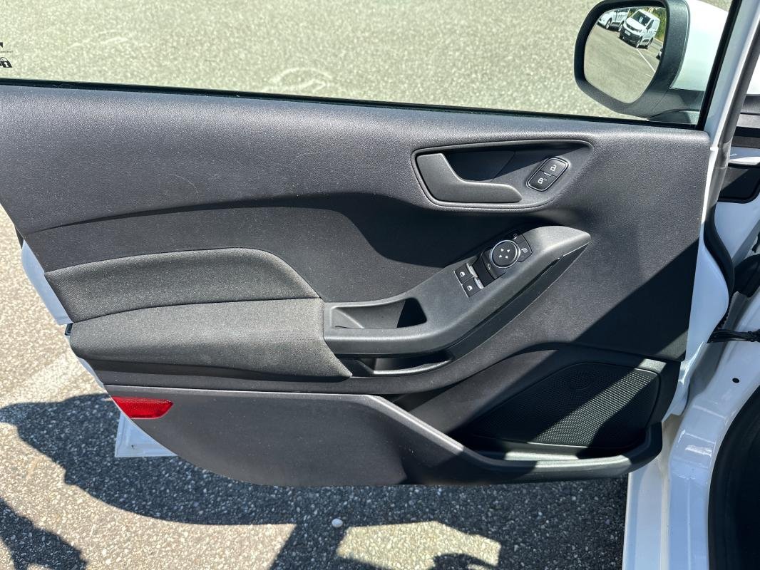 Ford Fiesta - Photo 18