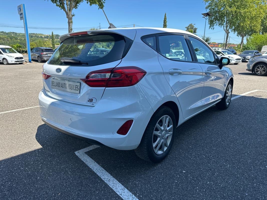 Ford Fiesta - Photo 4