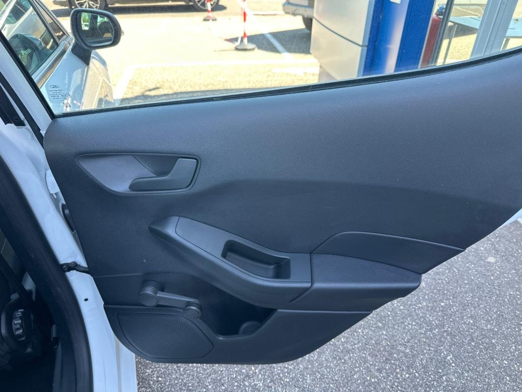 Ford Fiesta - Photo 10