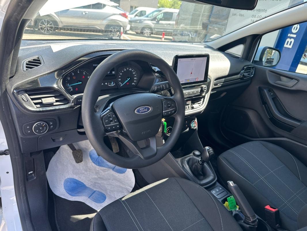 Ford Fiesta - Photo 17