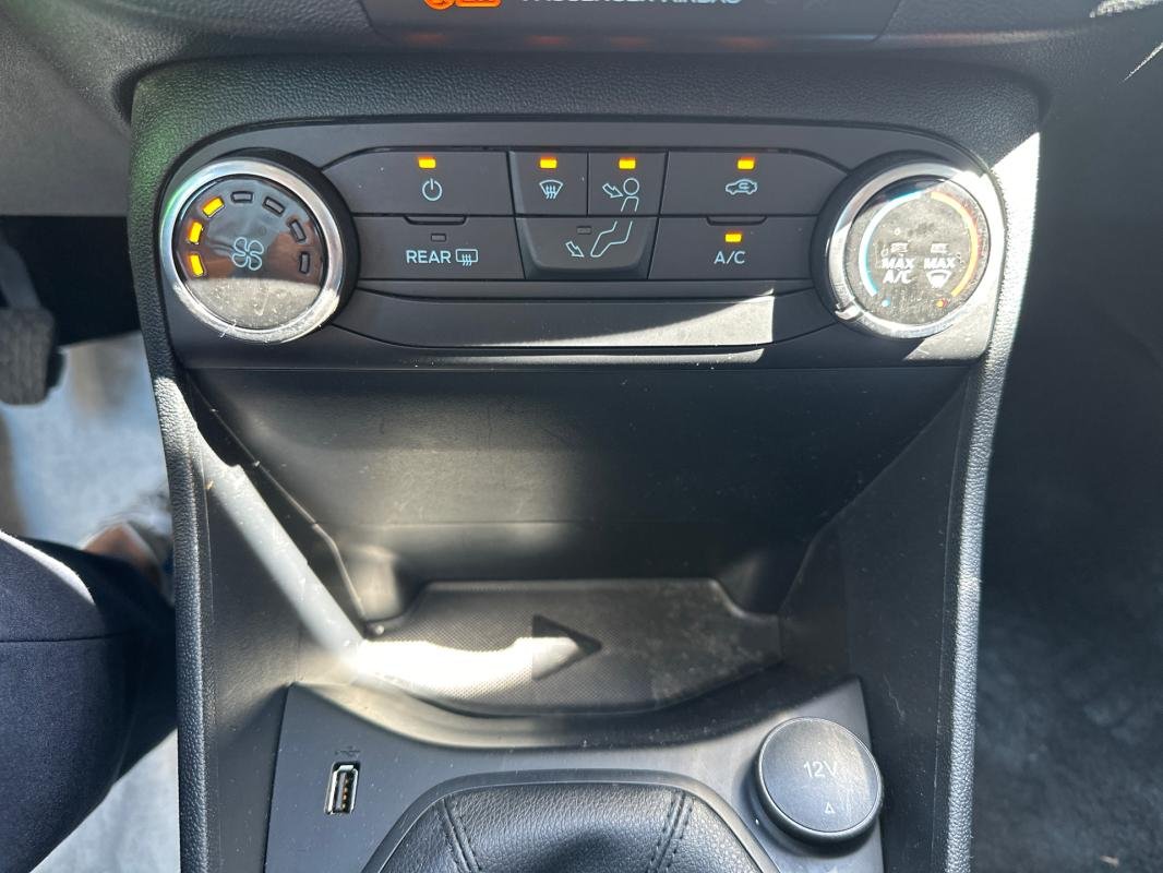 Ford Fiesta - Photo 27