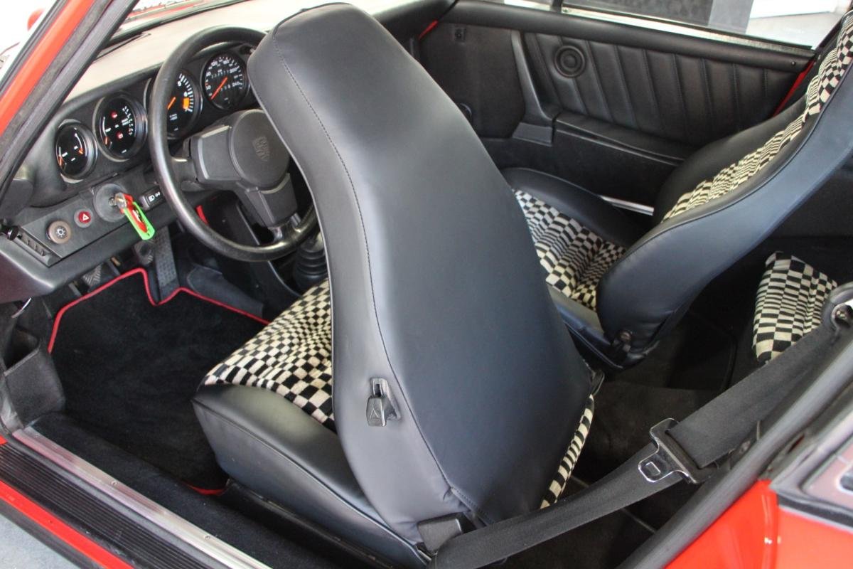 Porsche 911 - Photo 13
