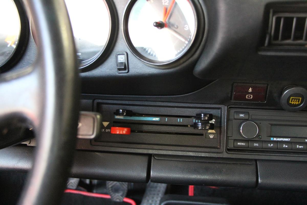 Porsche 911 - Photo 17