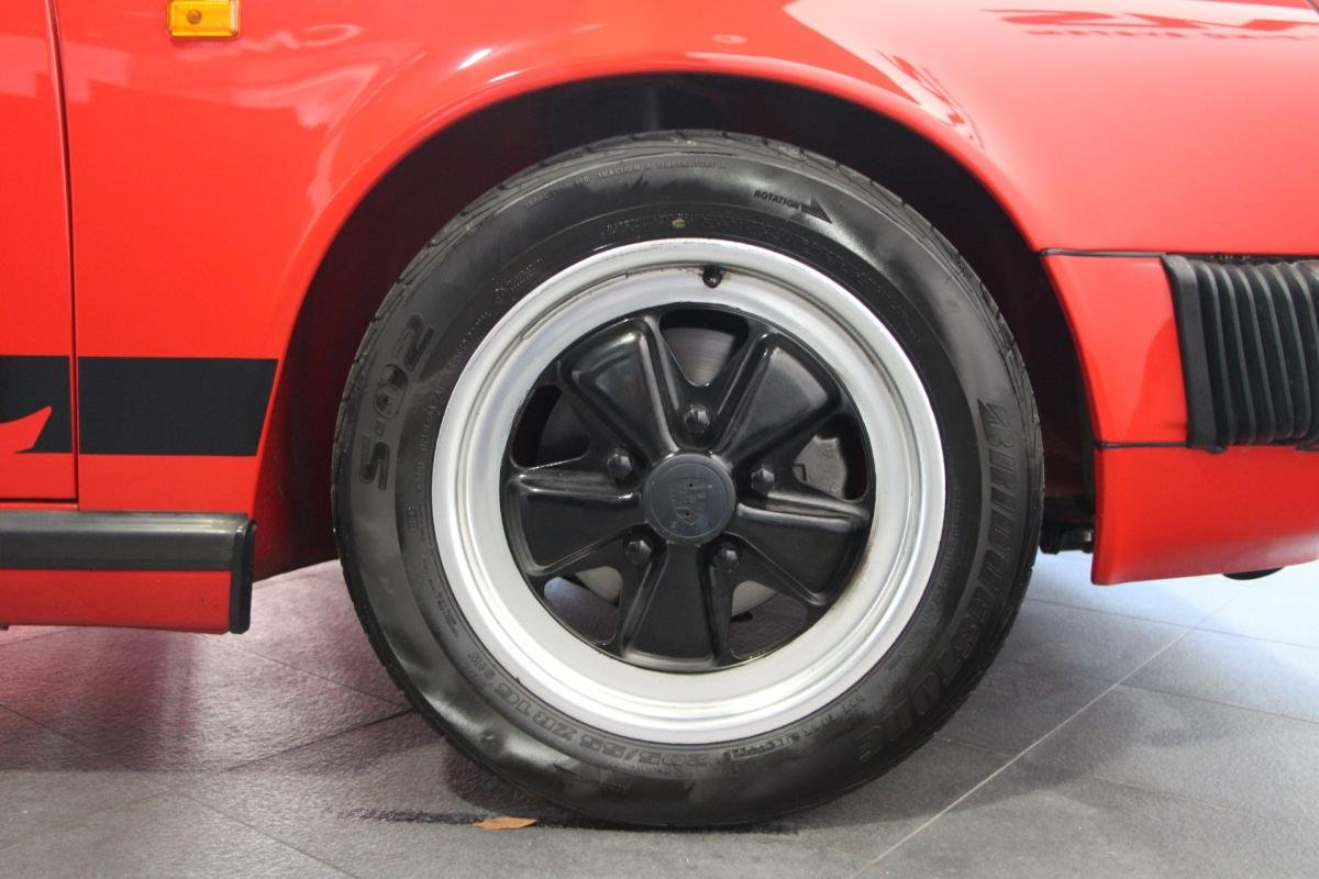 Porsche 911 - Photo 26