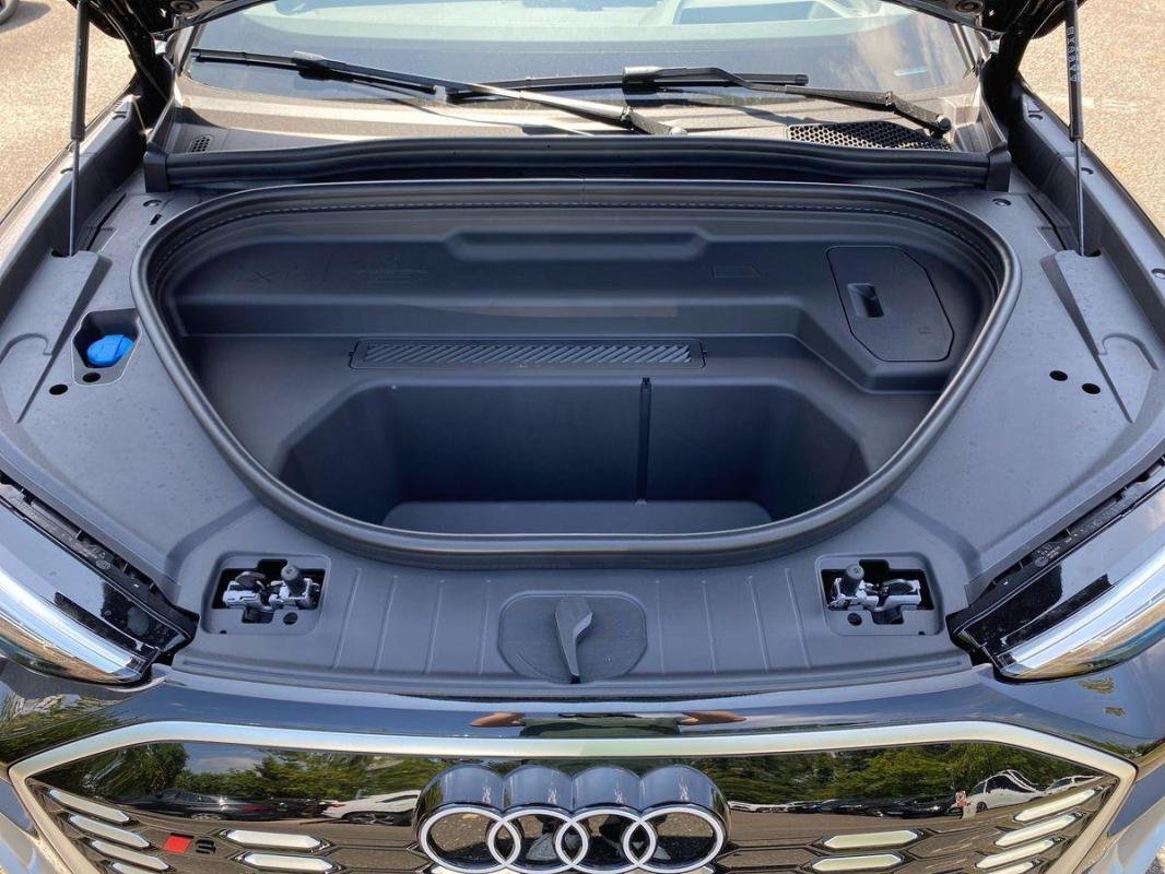 Audi SQ6 e-tron - Photo 23