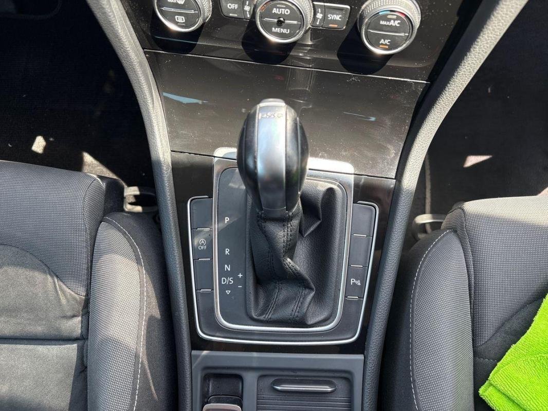 Volkswagen Golf - Photo 11