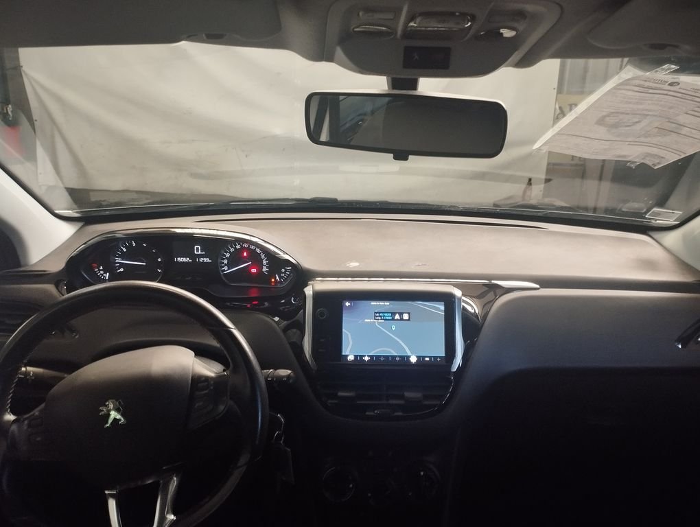 Peugeot 208 - Photo 3