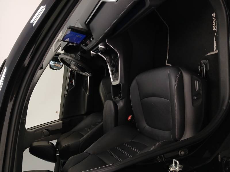 Toyota RAV4 - Photo 12