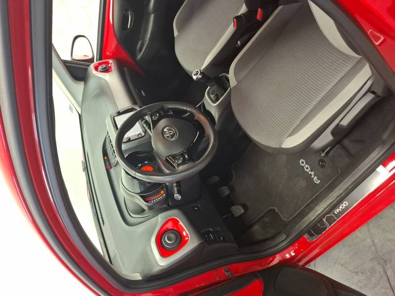 Toyota Aygo - Photo 10