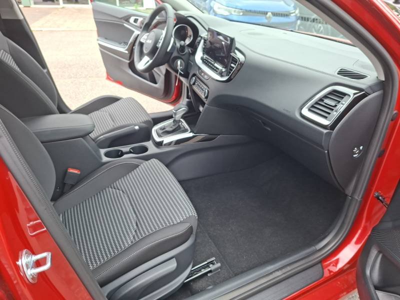 Kia CEED - Photo 12