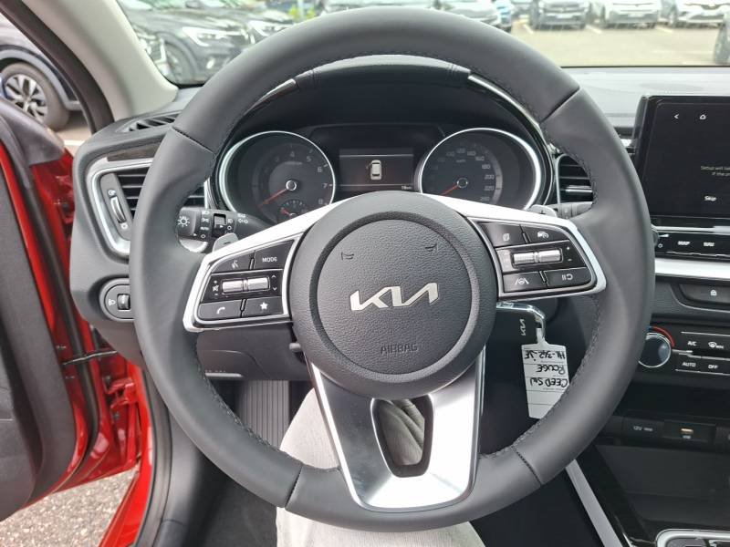 Kia CEED - Photo 27