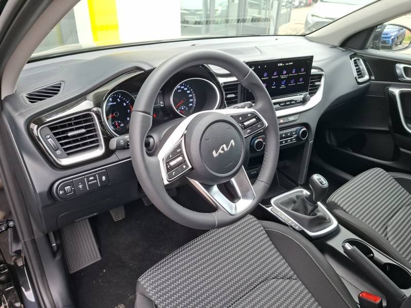 Kia CEED - Photo 11