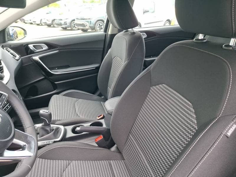 Kia CEED - Photo 13
