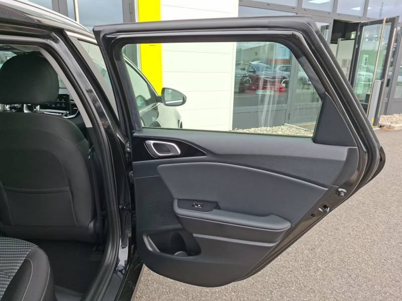 Kia CEED - Photo 27