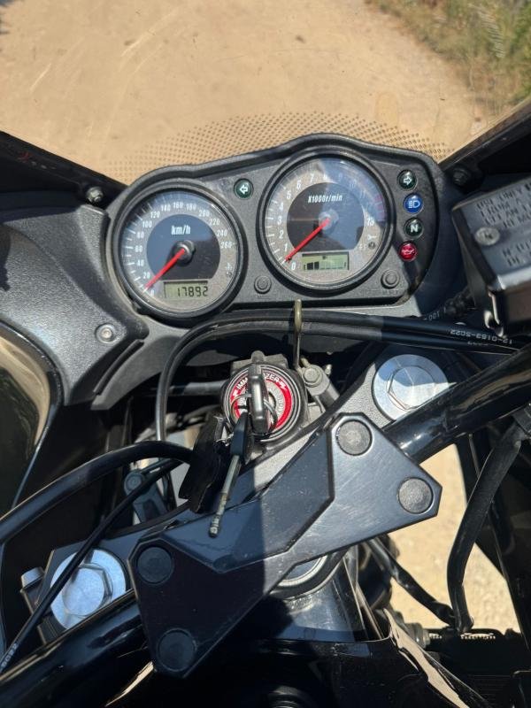 Kawasaki Z750 - Photo 5
