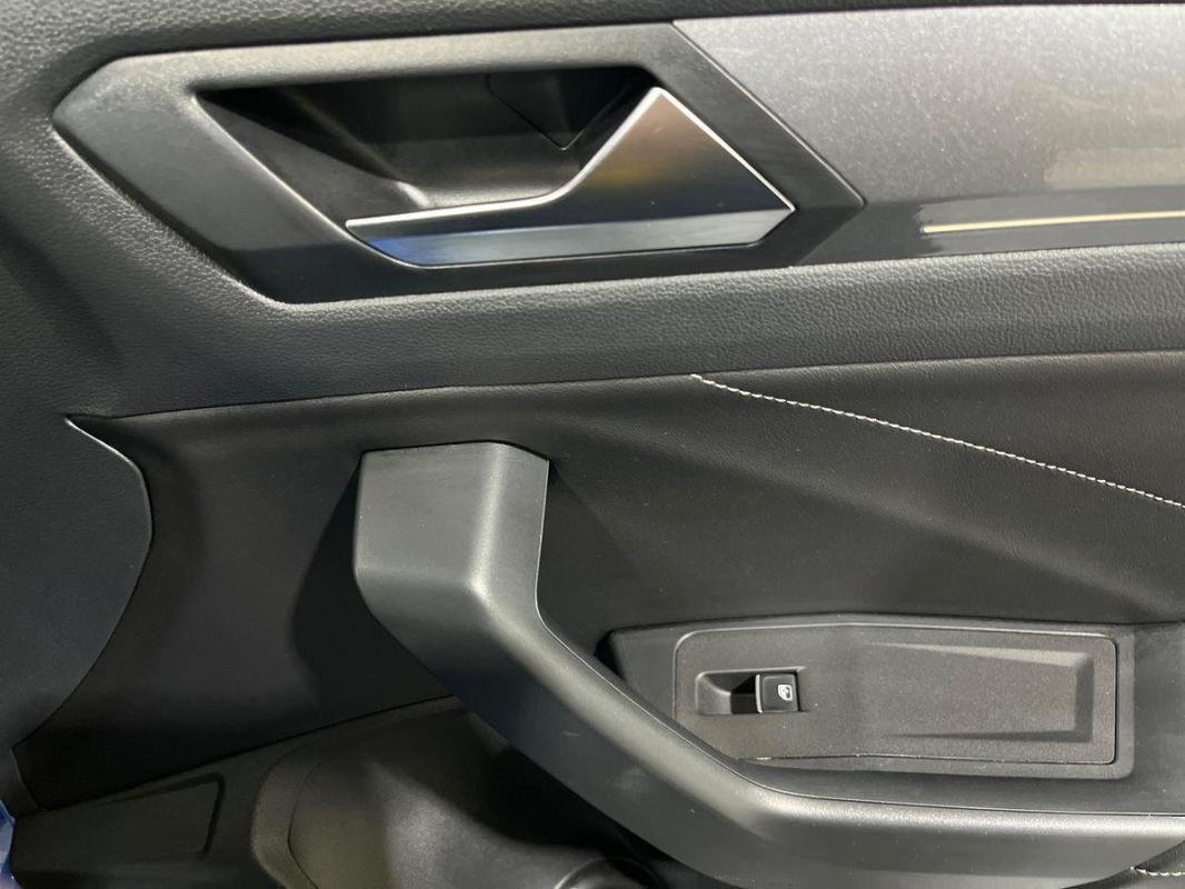 Volkswagen T-Roc - Photo 15