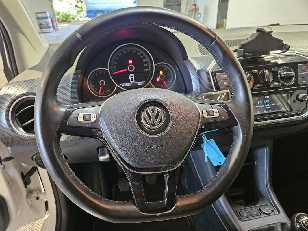 Volkswagen Up! - Photo 16