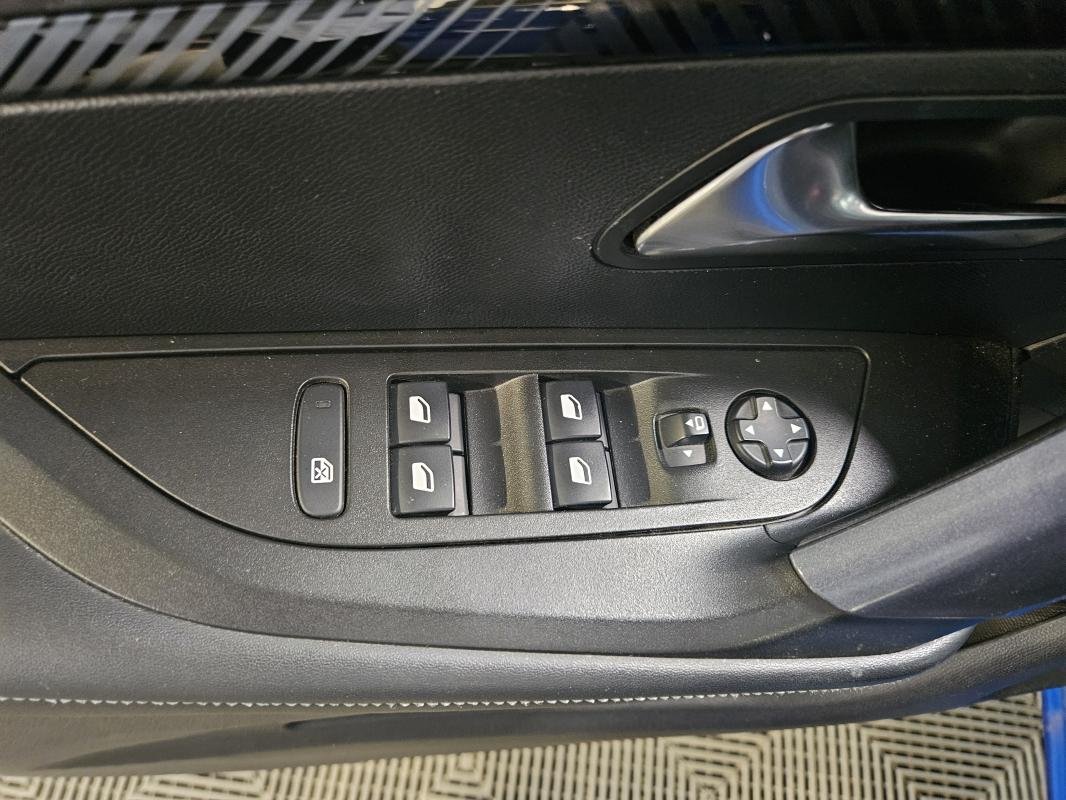 Peugeot 2008 - Photo 11