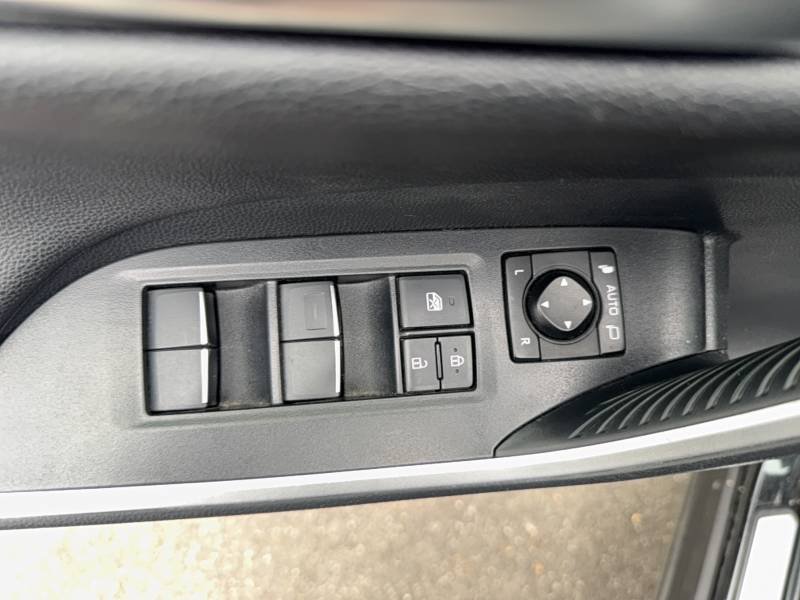 Toyota RAV4 - Photo 18