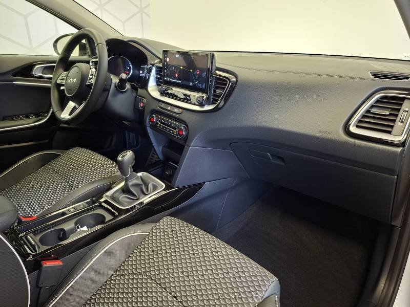 Kia Xceed - Photo 41