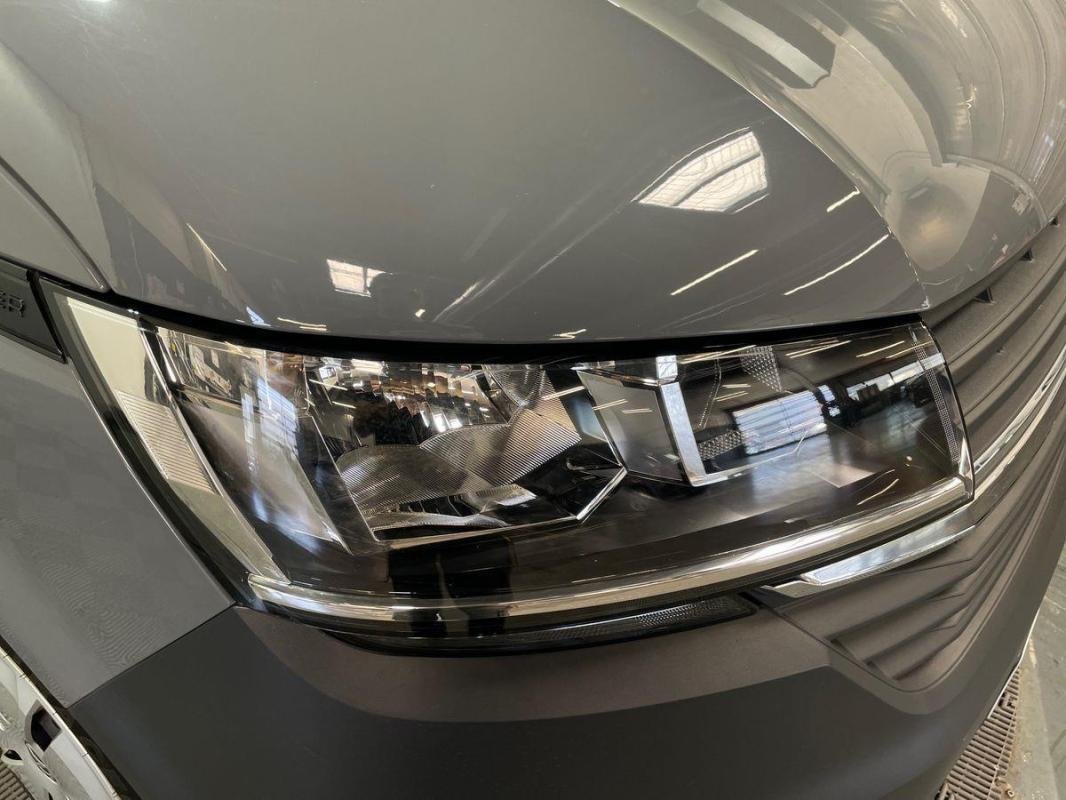 Volkswagen Transporter - Photo 26