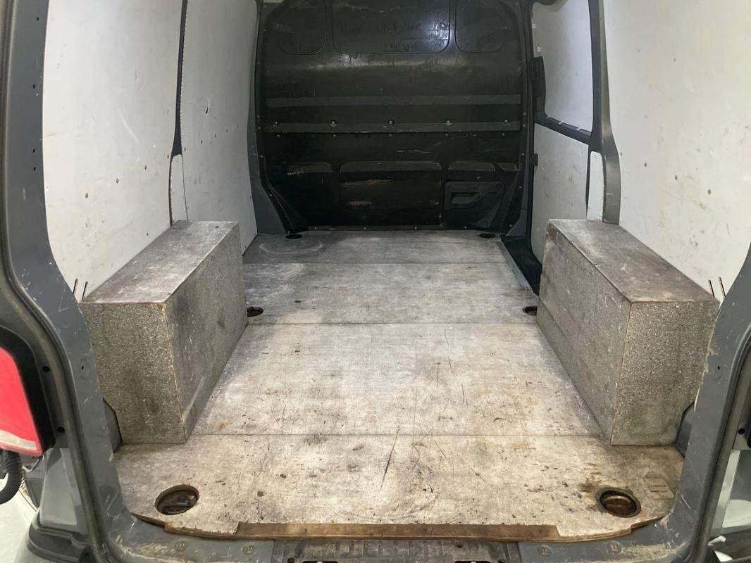 Volkswagen Transporter - Photo 31