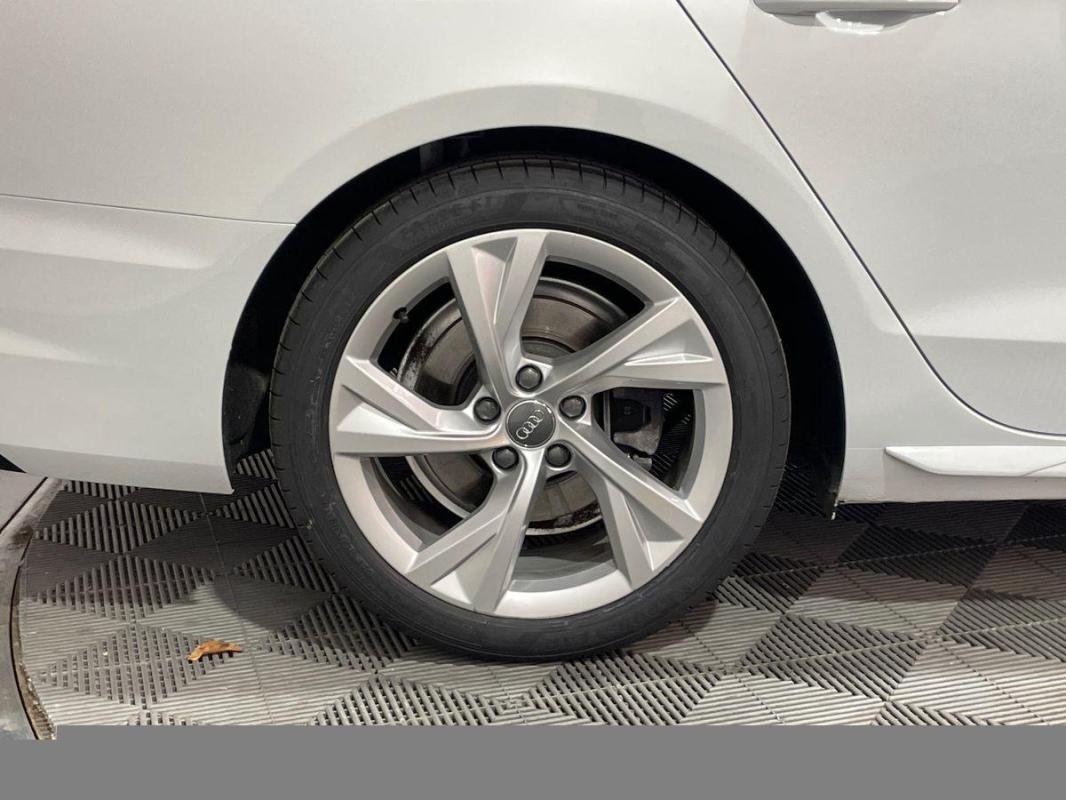 Audi A4 - Photo 17