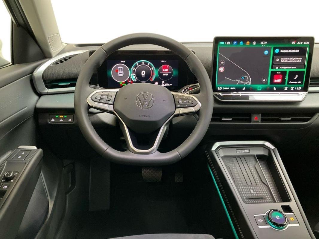 Volkswagen T-Roc - Photo 4