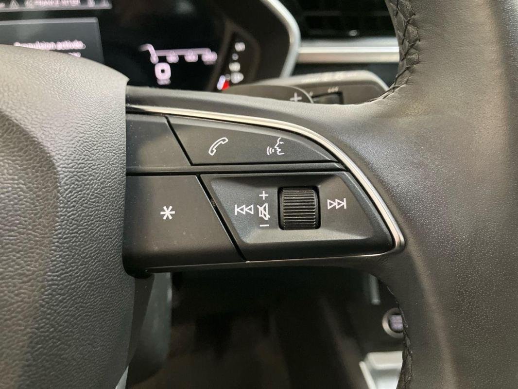 Audi Q3 - Photo 20