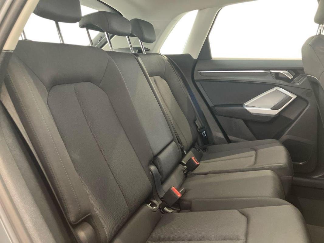 Audi Q3 - Photo 23