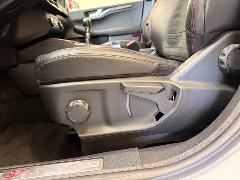 Ford Kuga - Photo 11