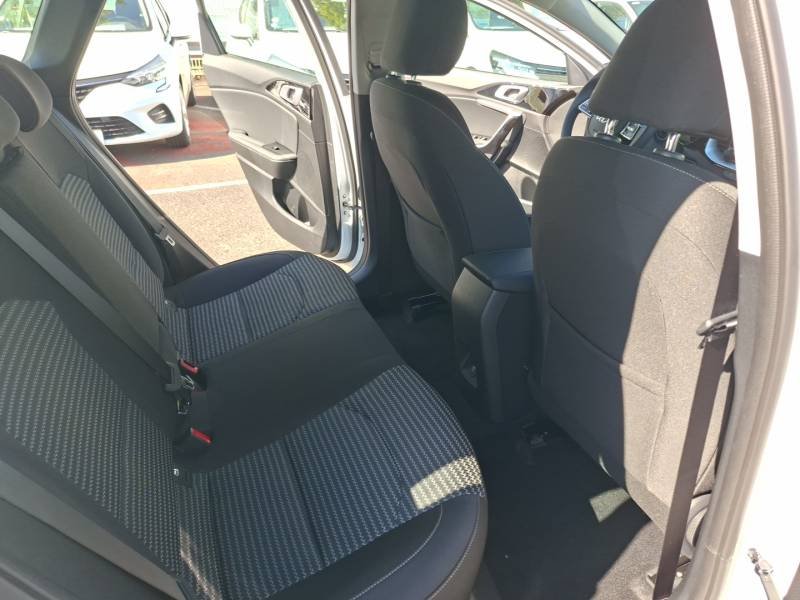 Kia CEED - Photo 21