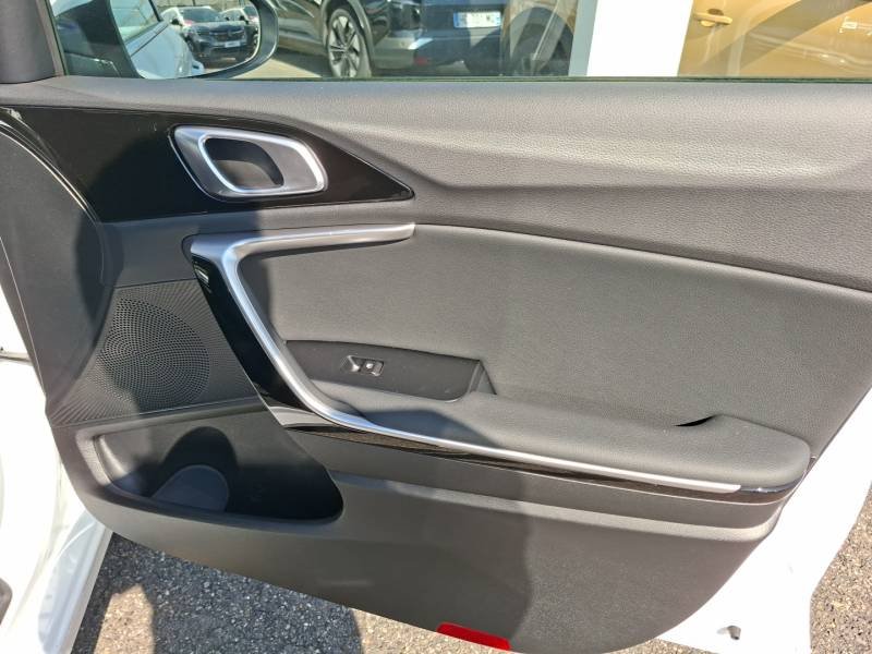 Kia CEED - Photo 25