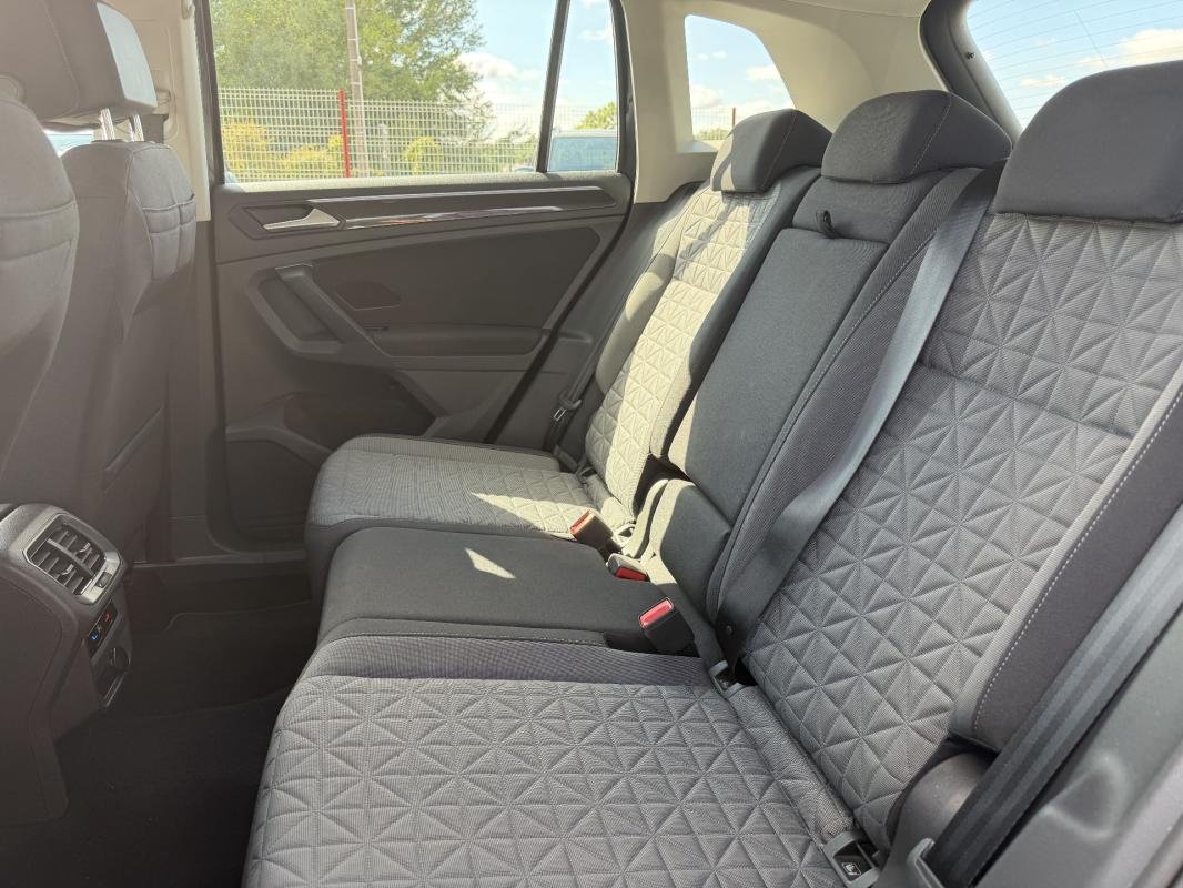 Volkswagen Tiguan - Photo 6