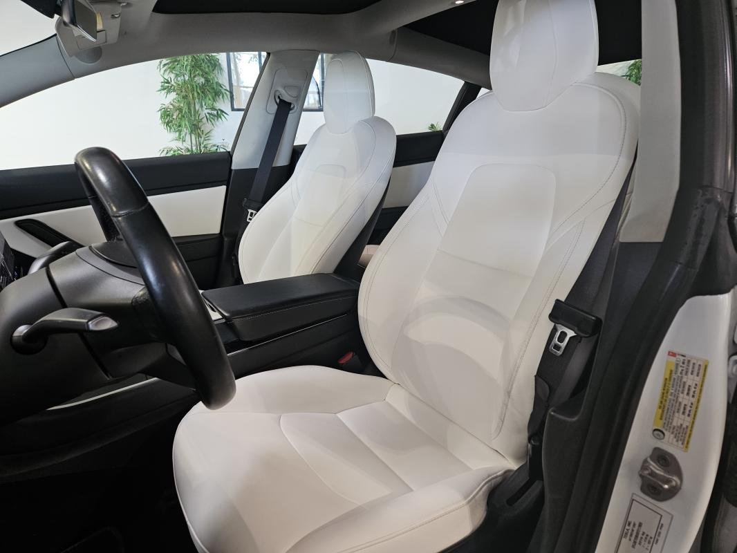 Tesla Model 3 - Photo 11