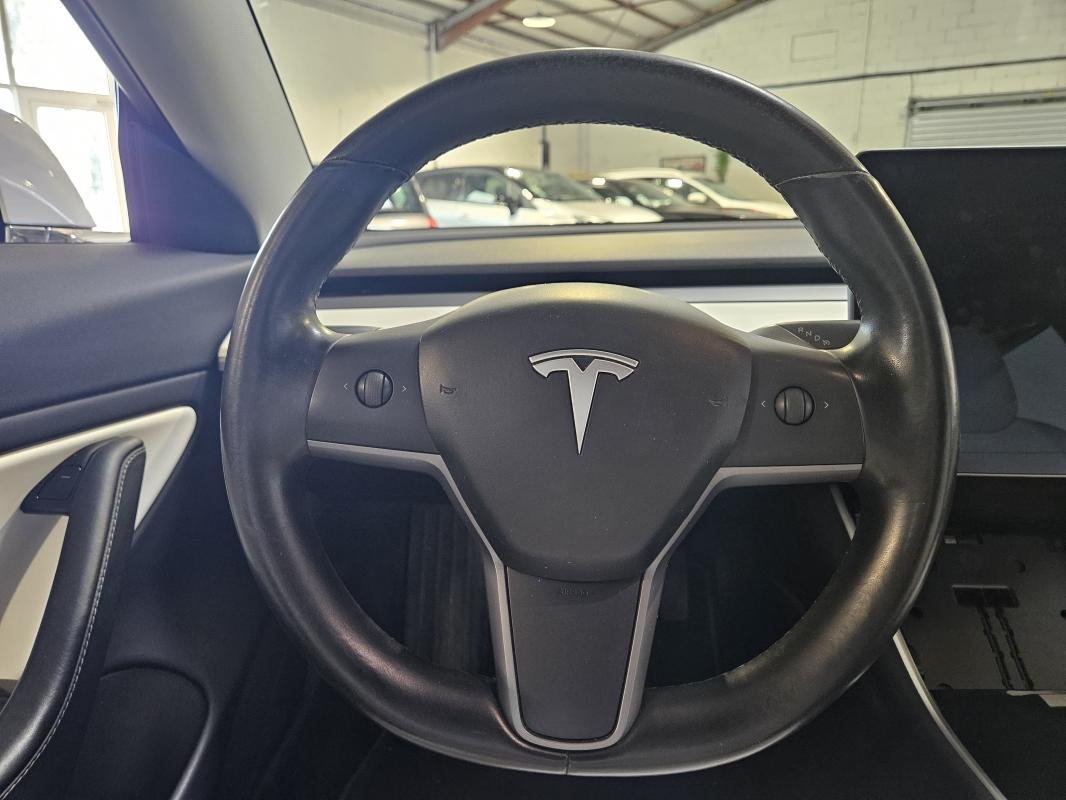 Tesla Model 3 - Photo 15